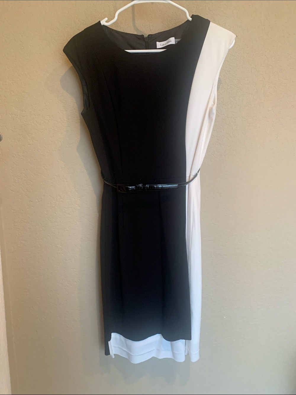 Calvin Klein Black & White Colorblock Cap-Sleeve Sheath Dress